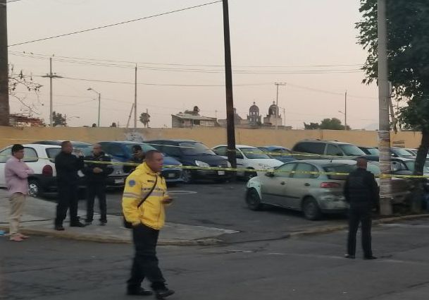Paramédicos indicaron que el motociclista falleció en lugar por heridas con armas de fuego.