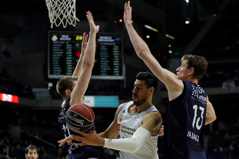 Gustavo Ayón y el Real Madrid clasificaron a playoffs en España