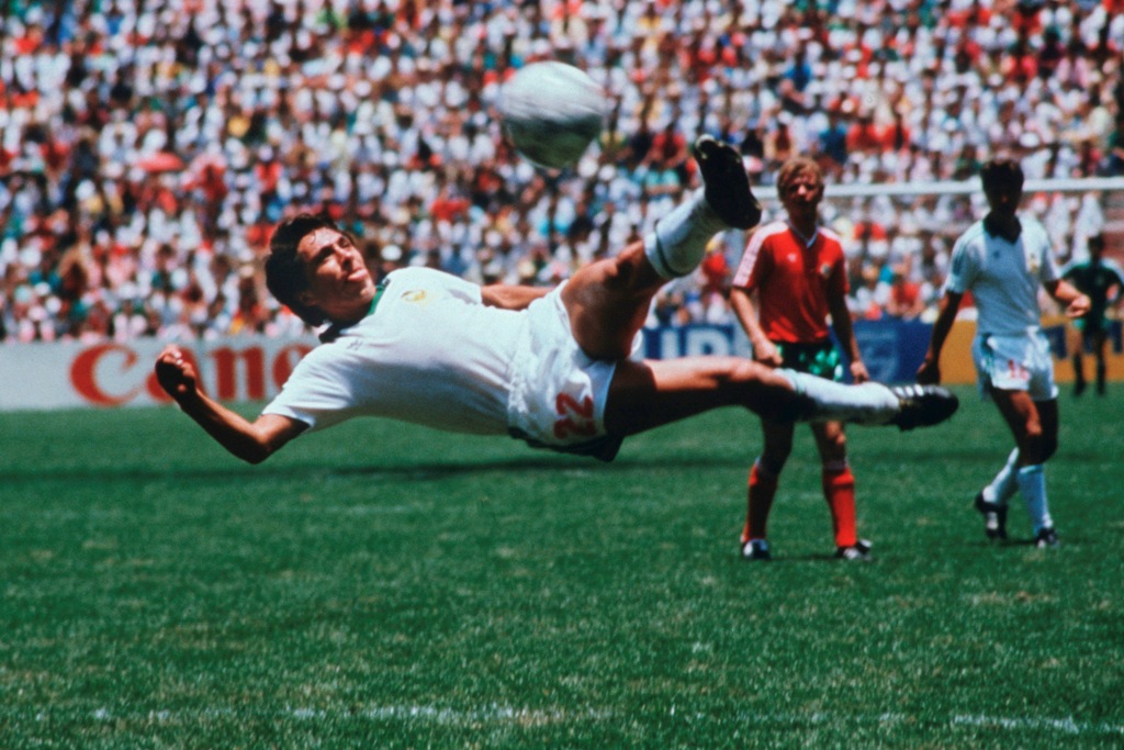 El gol de Negrete en 1986 es el más hermoso de los Mundiales 