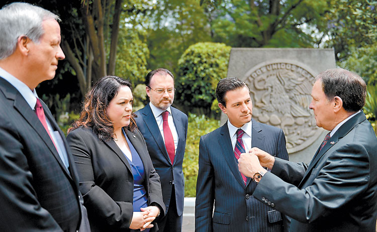 El encuentro entre el titular del Ejecutivo y el mandatario estatal tuvo lugar en Los Pinos. 