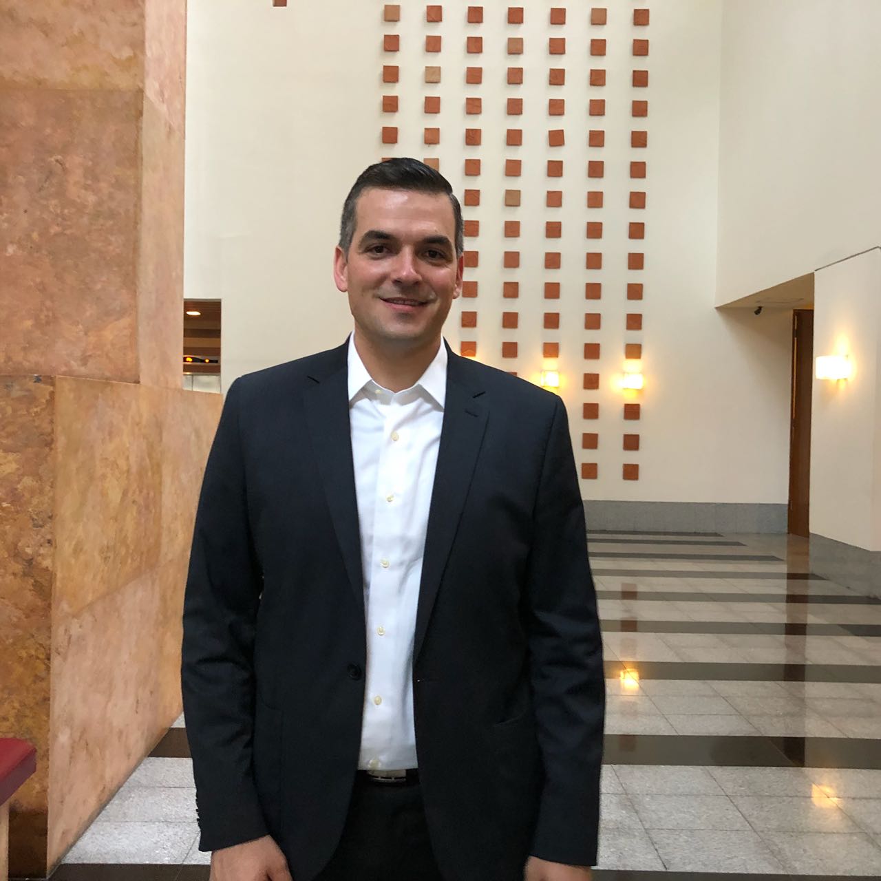 El panista manifestó que esta guerra de declaraciones vulnerará el proceso electoral .