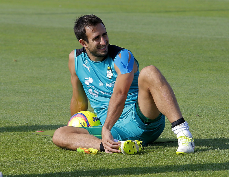Carlos Izquierdoz estaría en la mira de Pedro Caixinha para llevárselo a Cruz Azul.