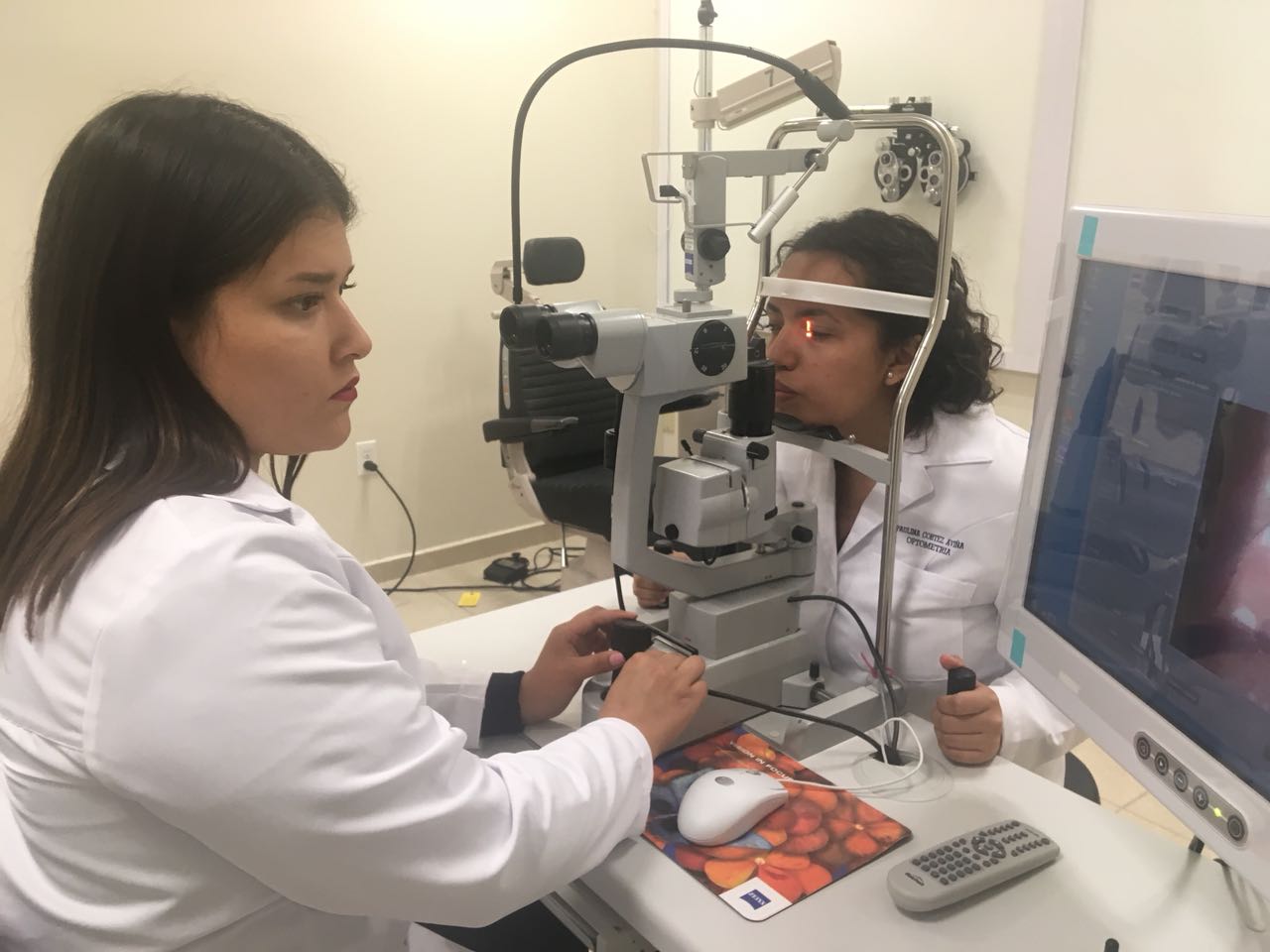 La unidad ayudará a jóvenes de optometría. 