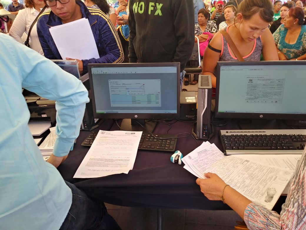 Sólo hubo 500 fichas y quedaron sin registro 650 personas. 