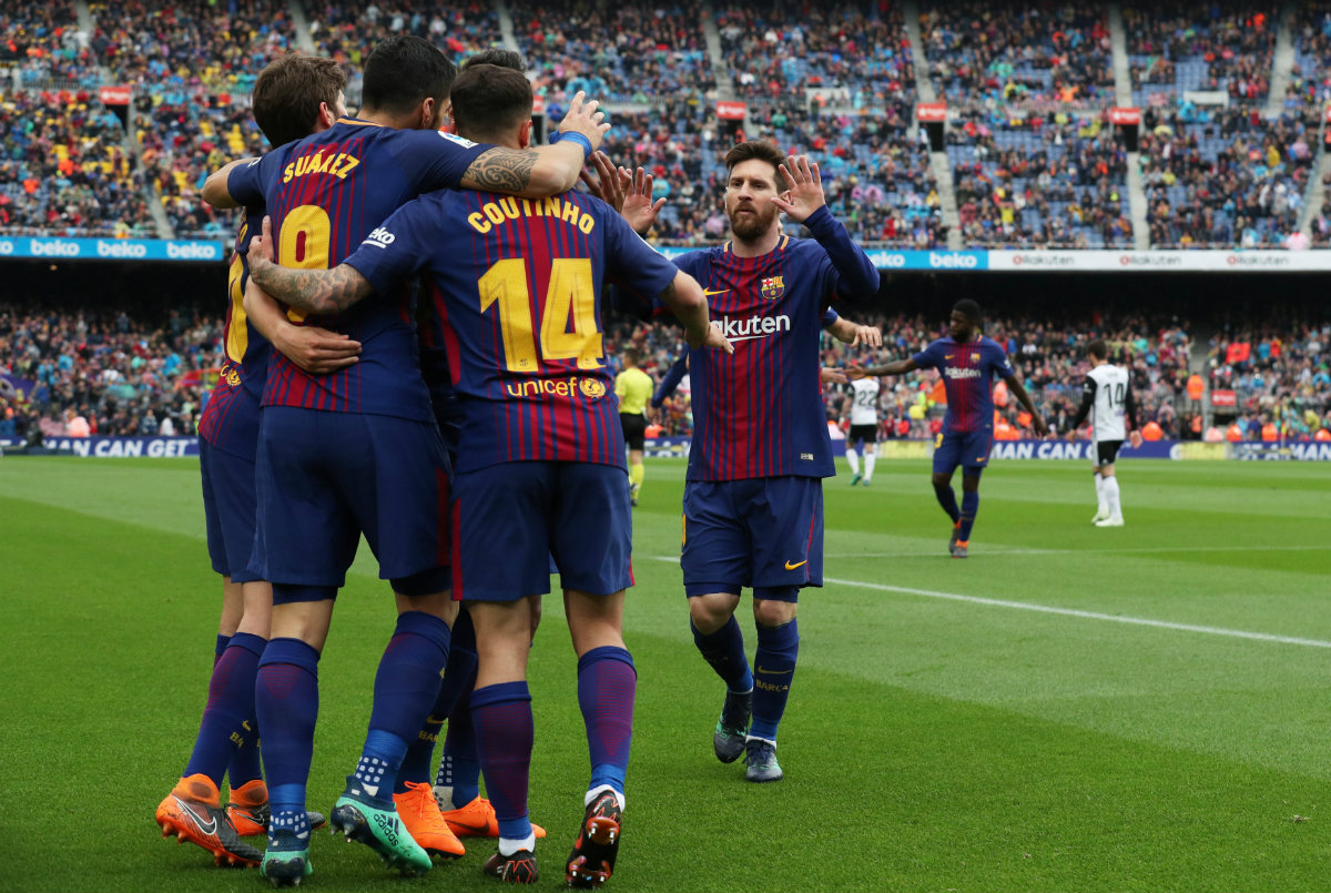 Luis Suárez participa en la victoria del Barcelona