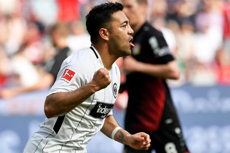 Marco Fabián anota en la derrota del Eintracht de Frankfurt