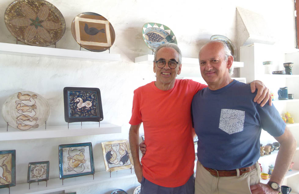 Paco, Rodo y Melín Padilla presentan obras en cerámica.