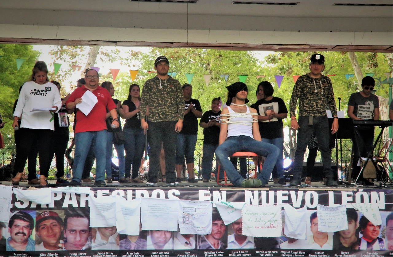 Asociaciones civiles de familiares de personas desaparecidas en Nuevo León confrontaron a Margarita Zavala. 