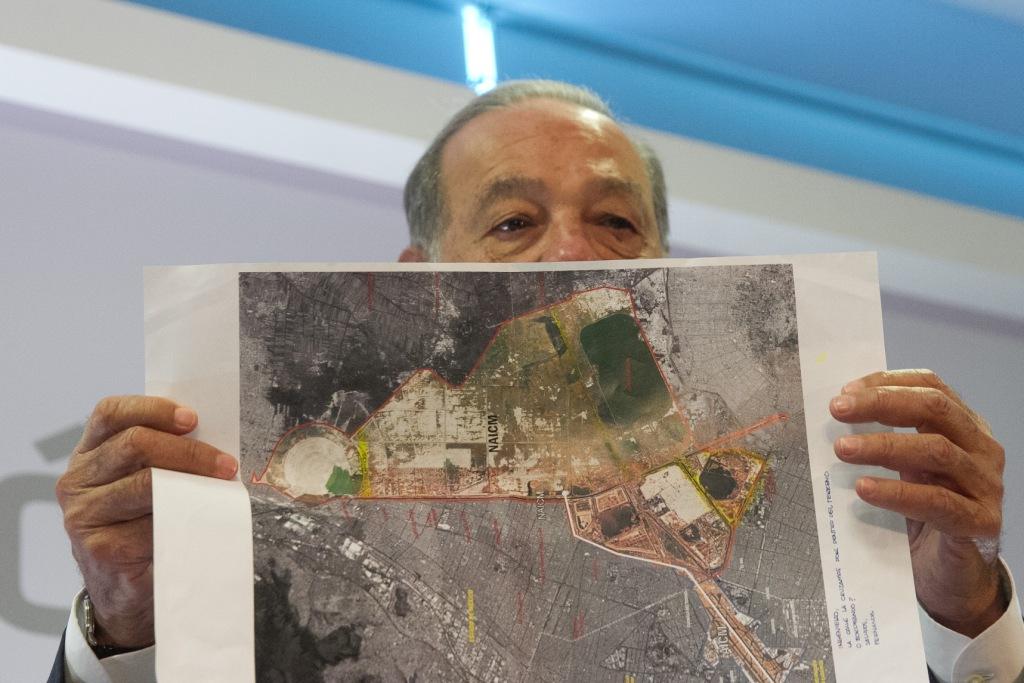 Carlos Slim presentó sus argumentos sobre la viabilidad de la construcción del nuevo aeropuerto.
