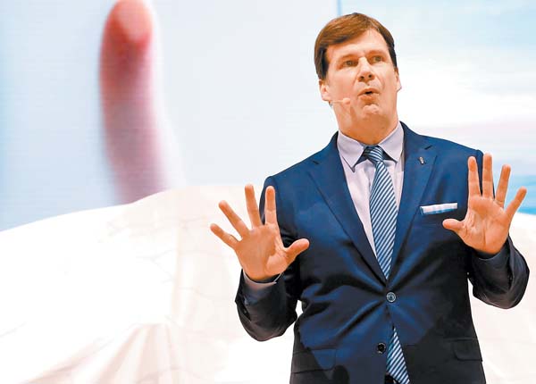 Jim Farley, presidente de mercados globales de la compañía.