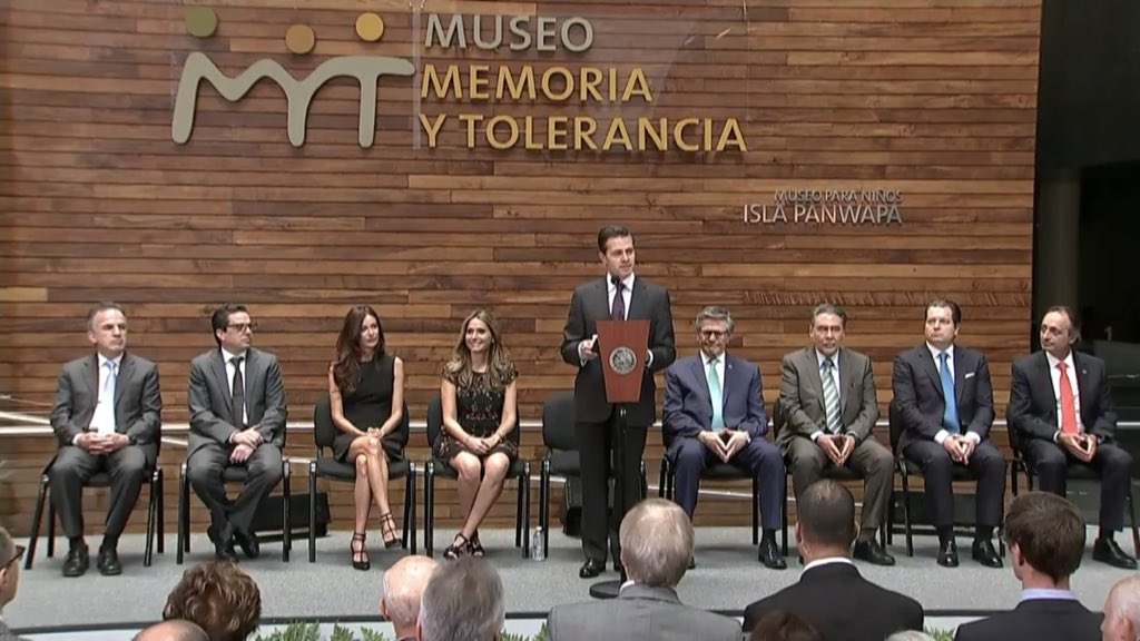 Peña Nieto inauguró la exposición Muro de Berlín en el Museo de Memoria y la Tolerancia.   
