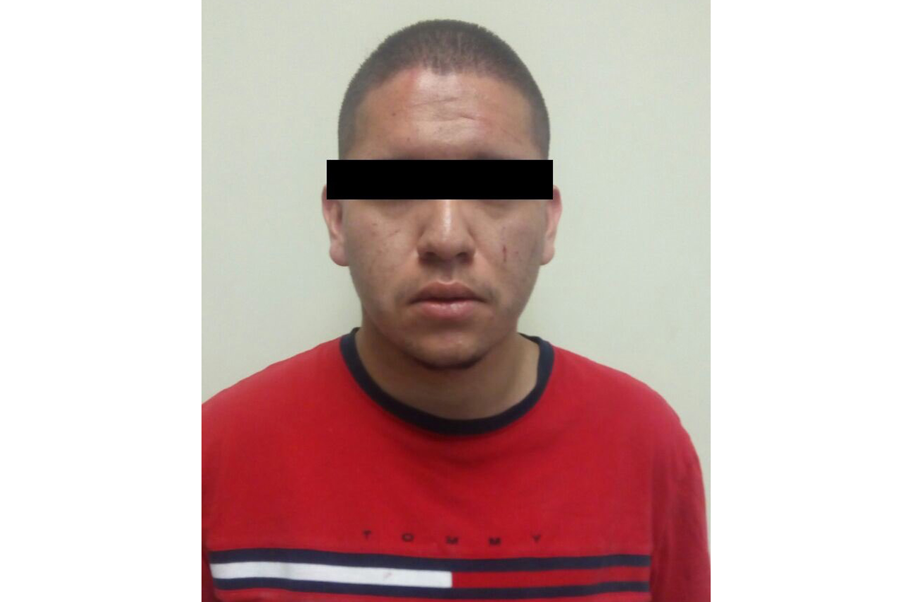 Cuando la mujer se enteró de los crímenes que cometía en su Uber, denunció al presunto asesino y recuperó su vehículo. En represalia, el hombre la ata