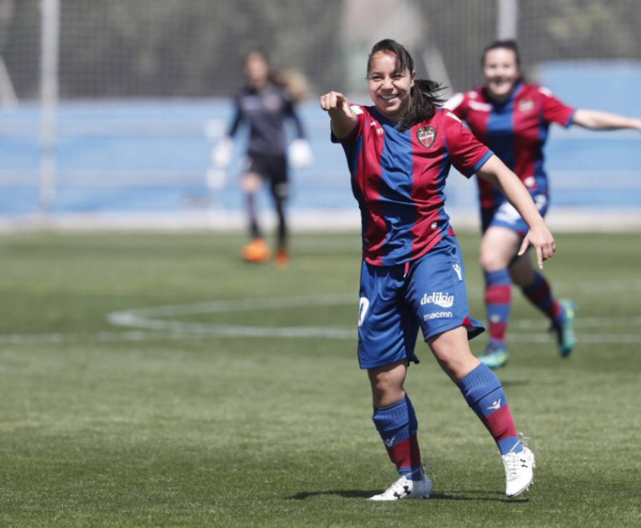 Charlyn Corral es goleadora histórica del Levante femenil