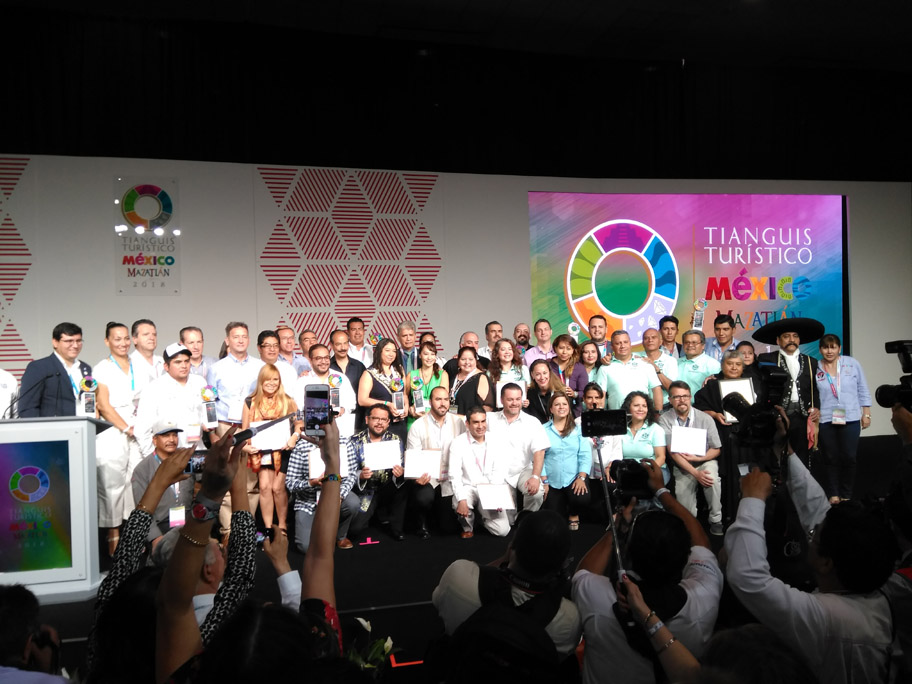 En la entrega de reconocimientos fueron 85 las candidatura entregando premios a 7 estados.