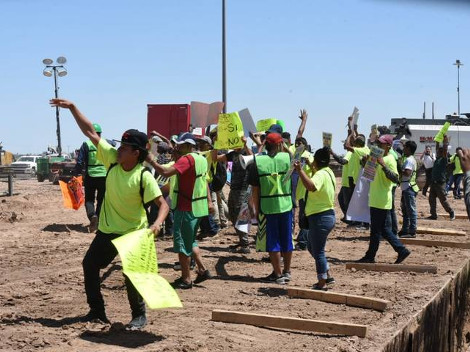 Integrantes de la Asociación Civil Ángeles Sin Fronteras ingresaron al territorio estadounidense para protestar por la construcción del muro y se enca