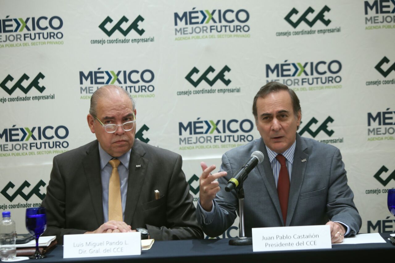 Luis Miguel Pando, director general del CCE y Juan Pablo Castañón, presidente del CCE. 