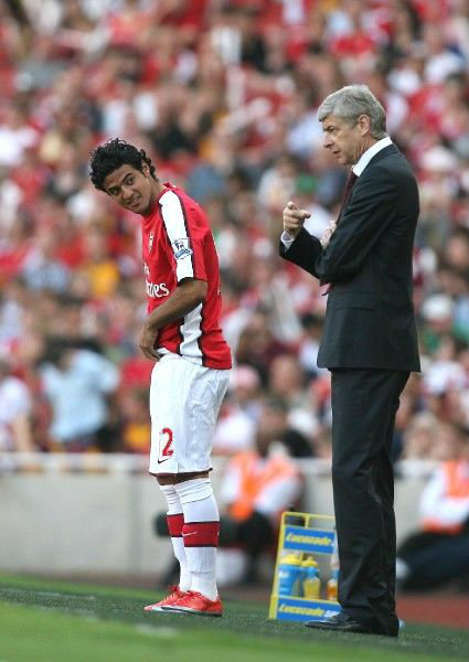 Carlos Vela y Arsene Wenger