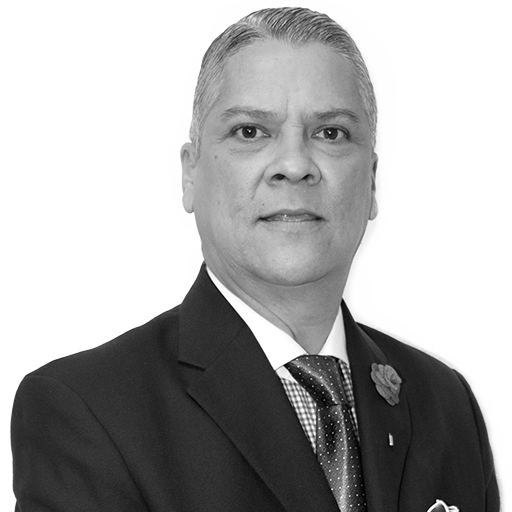 Eduardo Arias imagen firma autor