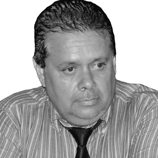 Rodrigo Ruy Arias imagen firma autor