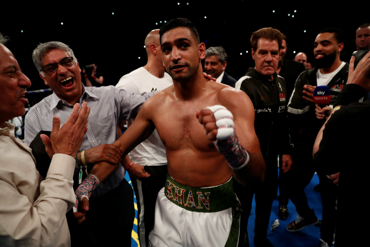 Amir Khan venció por nocaut a Phil LoGreco (Reuters)