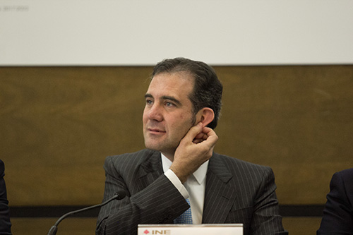El consejero presidente del INE, Lorenzo Córdova, se comprometió a entregar las preguntas a los equipos de campaña de los candidatos. (Cuartoscuro)