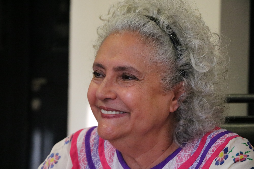 “Crecí viendo a mi mamá viendo cocinar, que era la actividad predominante en mi familia y su cocina era el centro de la familia.": Laura Esquivel.