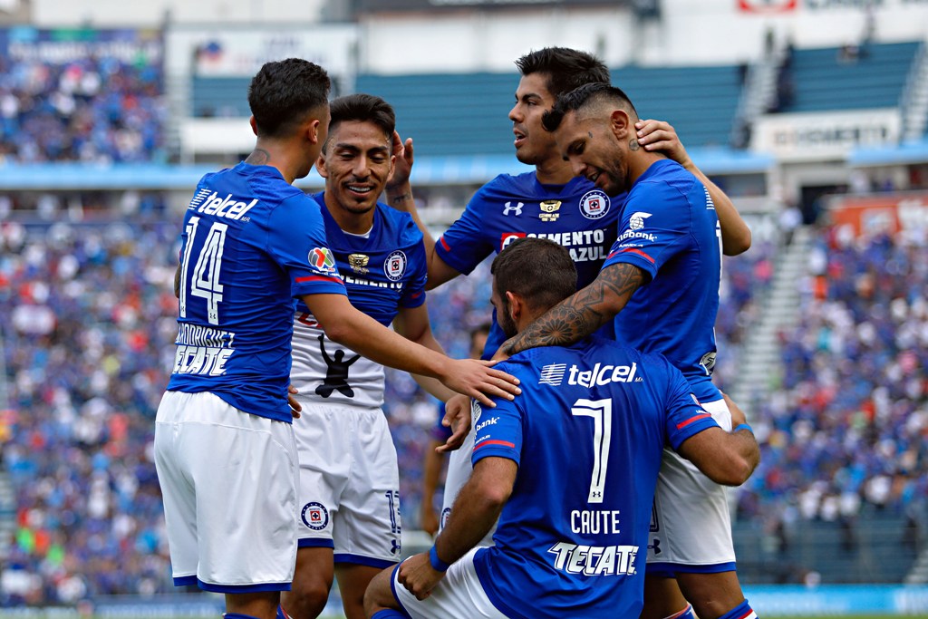 Jugadores de Cruz Azul en festejo de gol  (Imago7)