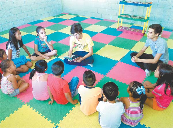 Trabajan en comunidad mediante el deporte, las artes y la cultura.
