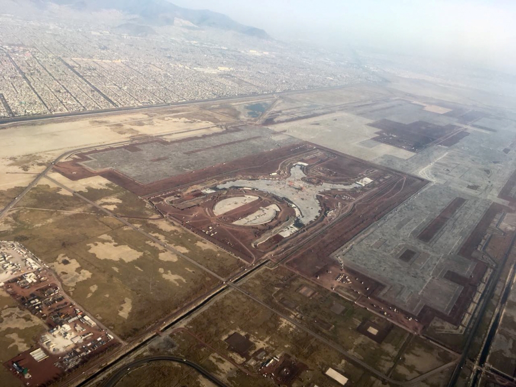 Vista aérea de la construcción del Nuevo Aeropuerto Internacional de la Ciudad de México.