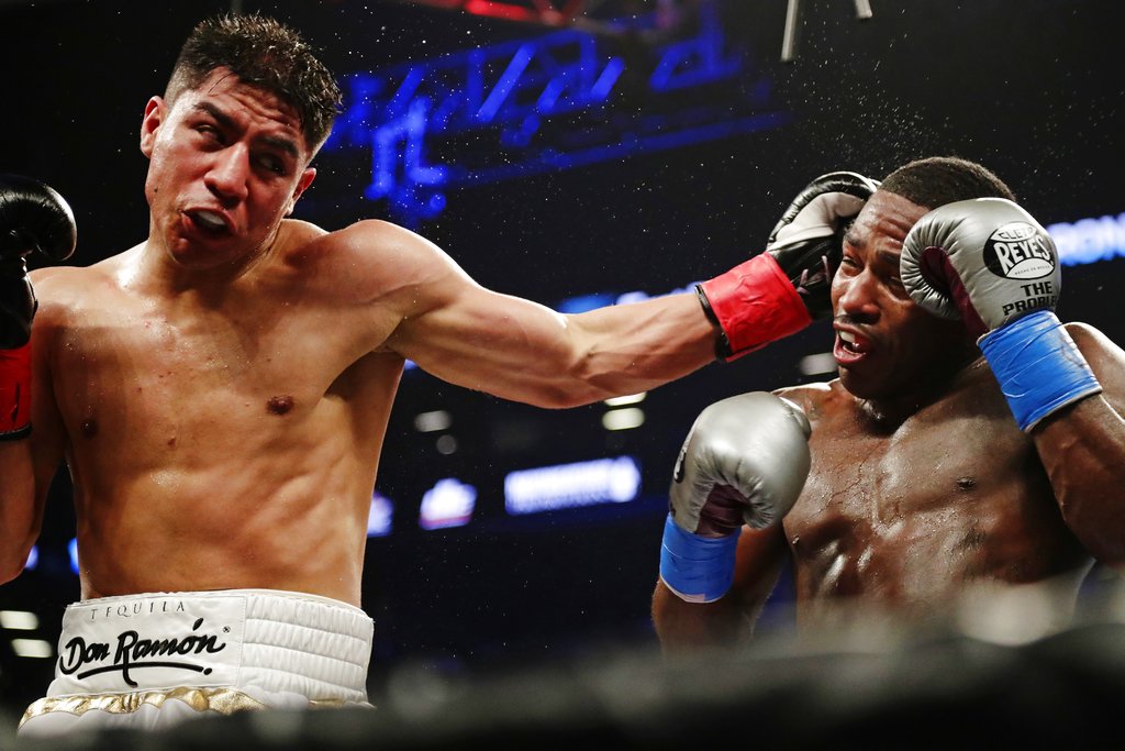 Jessie Vargas empató con Adrien Broner (AP)