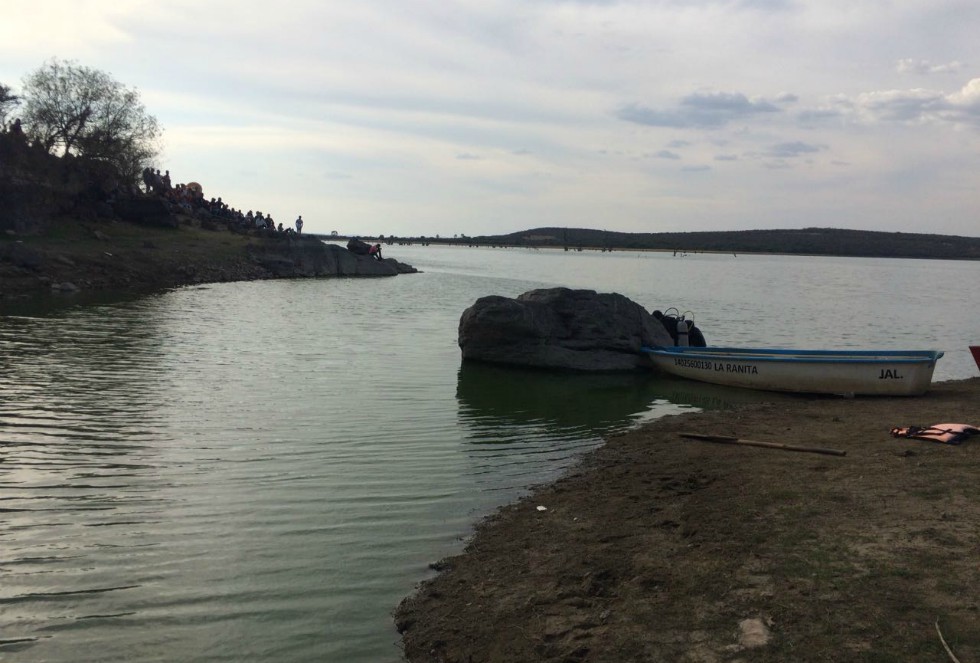 Los cadáveres fueron rescatados de la presa La Sauceda. (Cortesía)