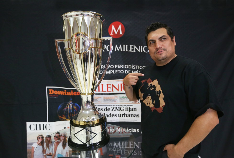 Los aficionados se pudieron tomar la foto con el trofeo de la Concachampions.