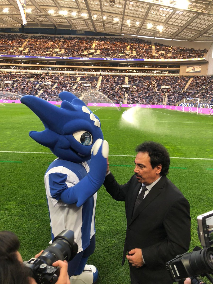 Hugo Sánchez asistió al partido del Porto contra el Vitoria Setúbal (Twitter Porto)