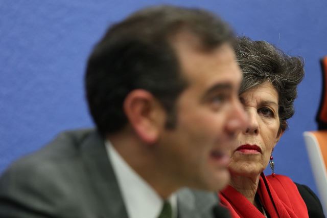 Lorenzo Córdova y Janine Otálora. 