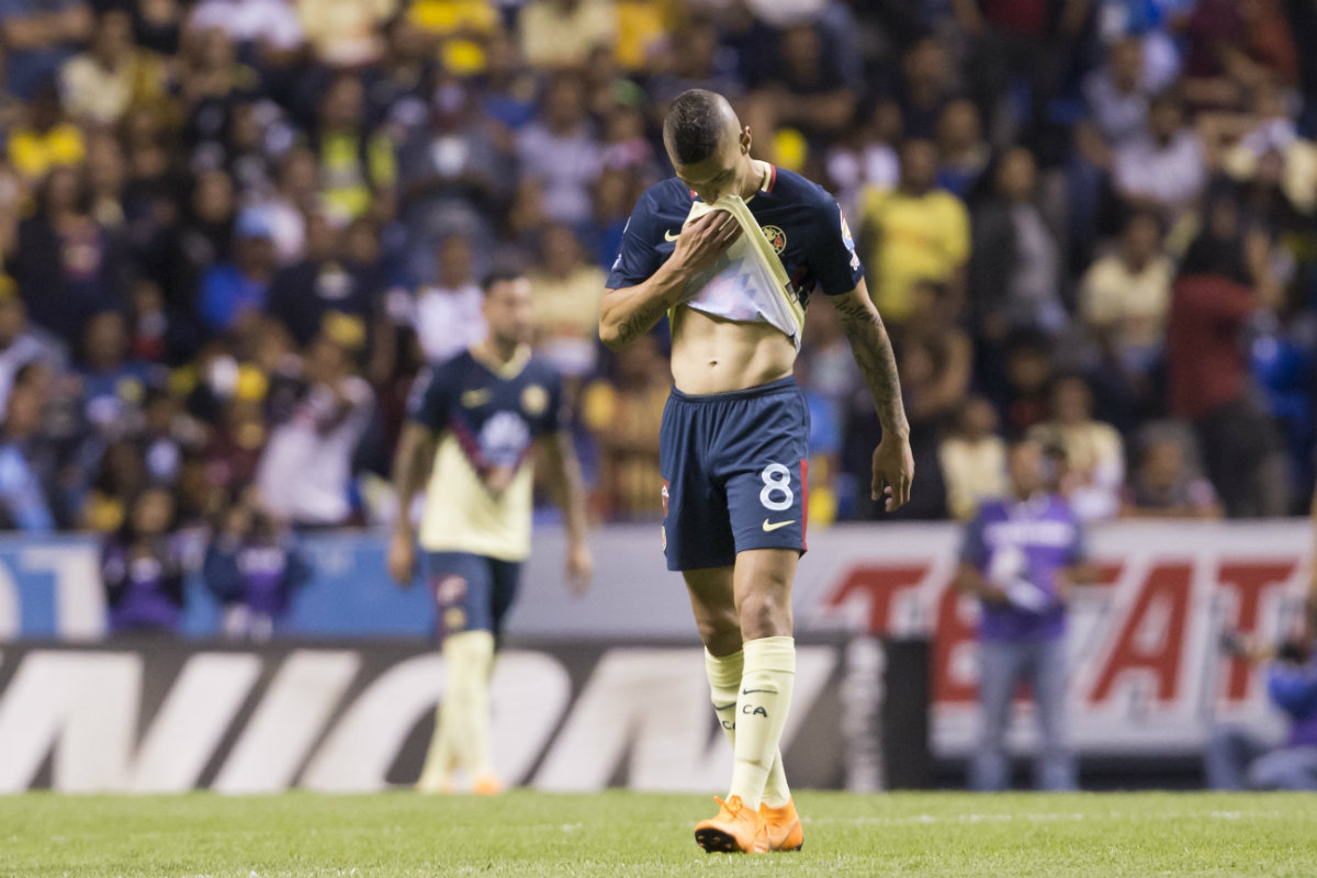 Mateus Uribe fue expulsado en el partido contra Puebla (Mexsport)