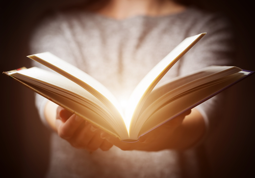 Para algunos, un libro es el mejor amigo que pueden tener; hoy es el día para celebrarlos.