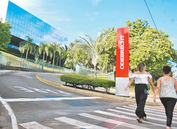 En México, prohibido hacer tratos con la empresa por dos años.
