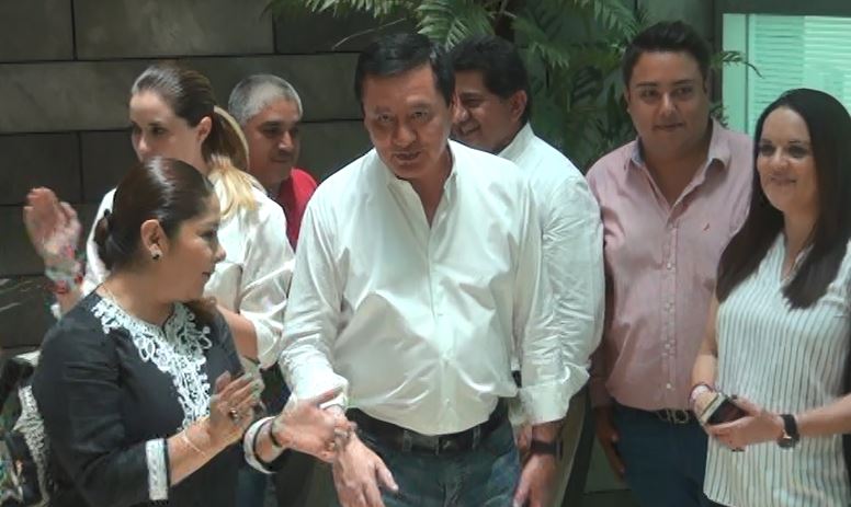 Osorio Chong en su visita a la ciudad de León. 