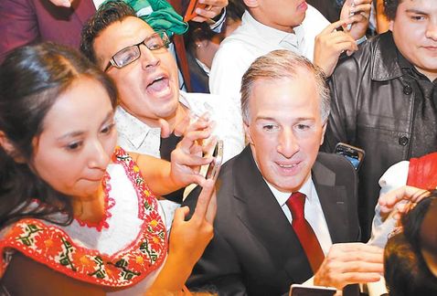 El candidato de Todos por México celebró "su éxito" con sus seguidores en un hotel de la Ciudad de México (Foto: Ariana Pérez)