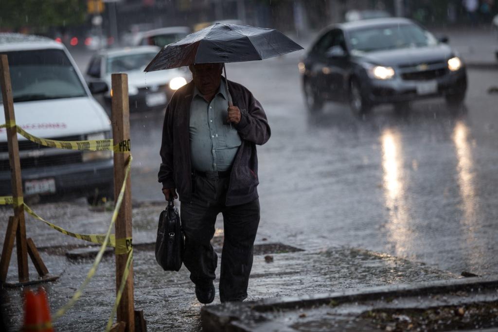 El organismo pronosticó tormentas de fuertes a muy fuertes en el norte y sur del país. (Cuartoscuro)