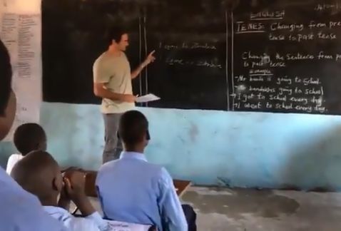 Roger Federer, de tenista a maestro en África (Especial)
