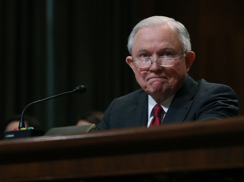 El secretario de Justicia Jeff Sessions hizo el anuncio ante la Subcomisión de Asignaciones Presupuestarias del Senado.