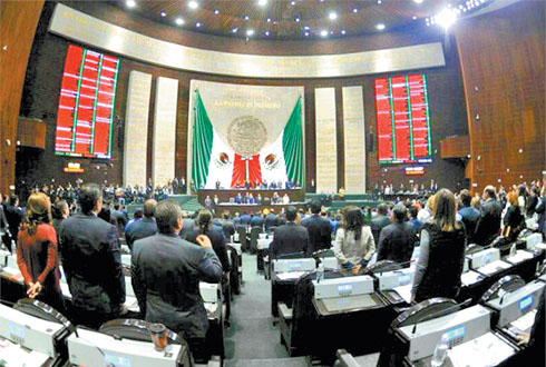 Aspecto de la sesión en la Cámara de Diputados. 