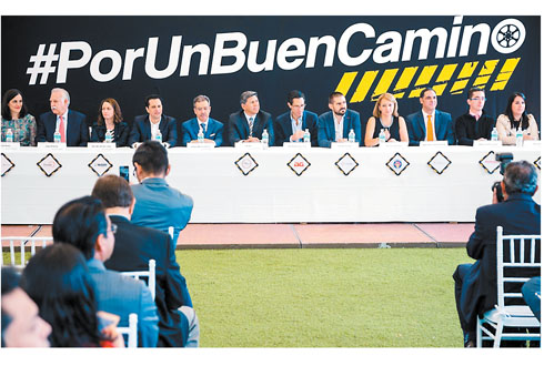 Los participantes del acuerdo México por un Buen Camino. (Especial)