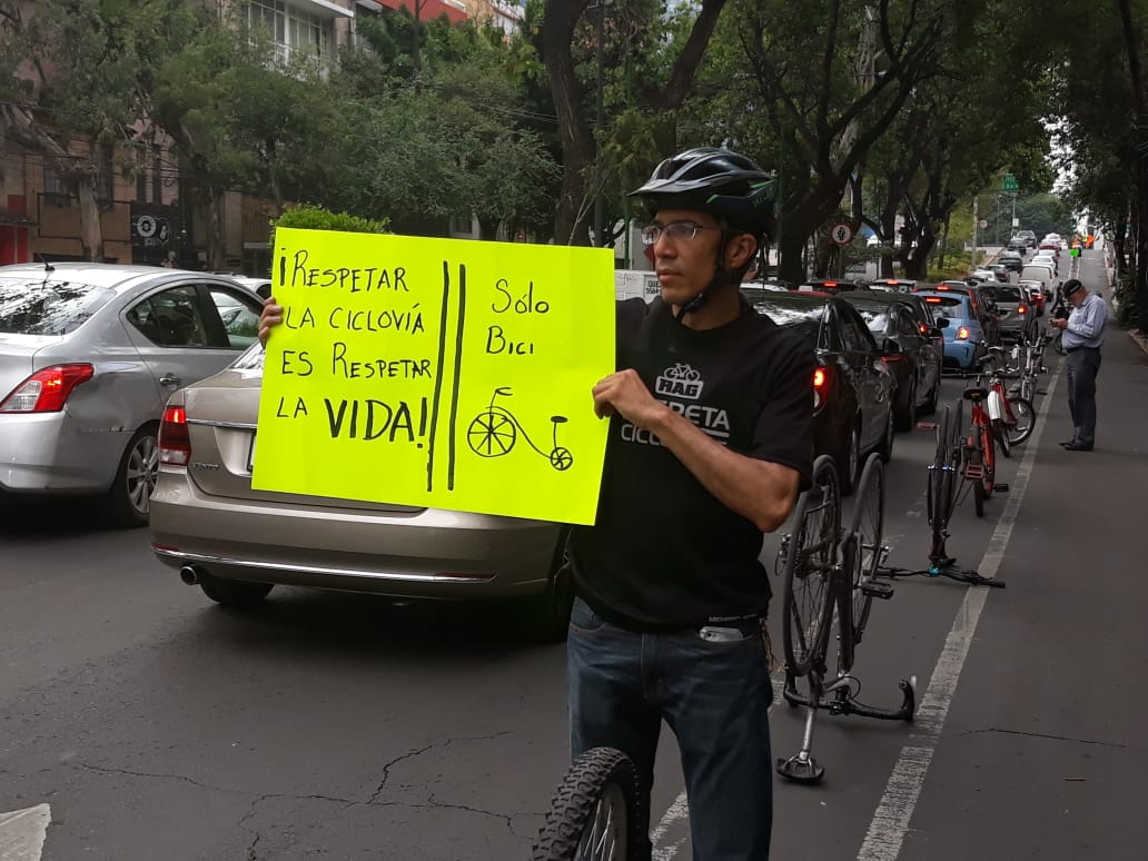 Con esta acción, la organización quiere hacer un llamado para que se tomen medidas que den mayor seguridad tanto a peatones, ciclistas y los mismos co