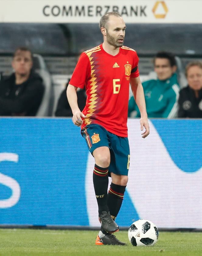 Andrés Iniesta, jugador de la selección española (Twitter @julenlopetegui)