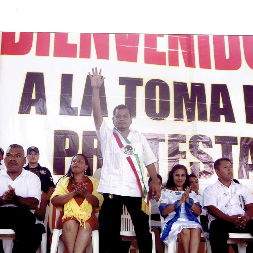El alcalde, que busca la reelección, resultó ileso en el ataque