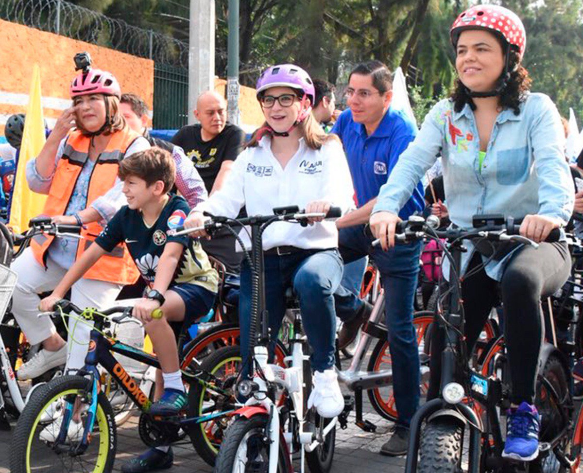 La candidata comenzó su campaña con una rodada desde el deportivo Plan Sexenal, en la colonia Popotla, hacia el Parque Lincoln, en Polanco.