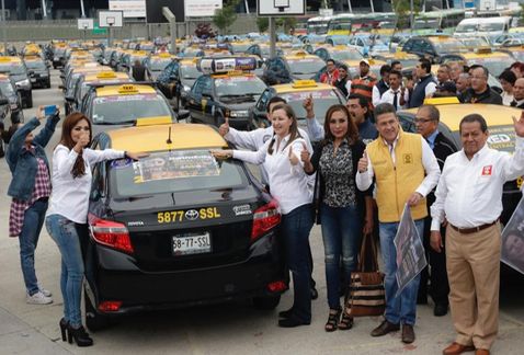 La candidata al gobierno de Puebla por la coalición Por Puebla al Frente, Martha Erika Alonso Hidalgo, recibió muestras de apoyo de los integrantes de