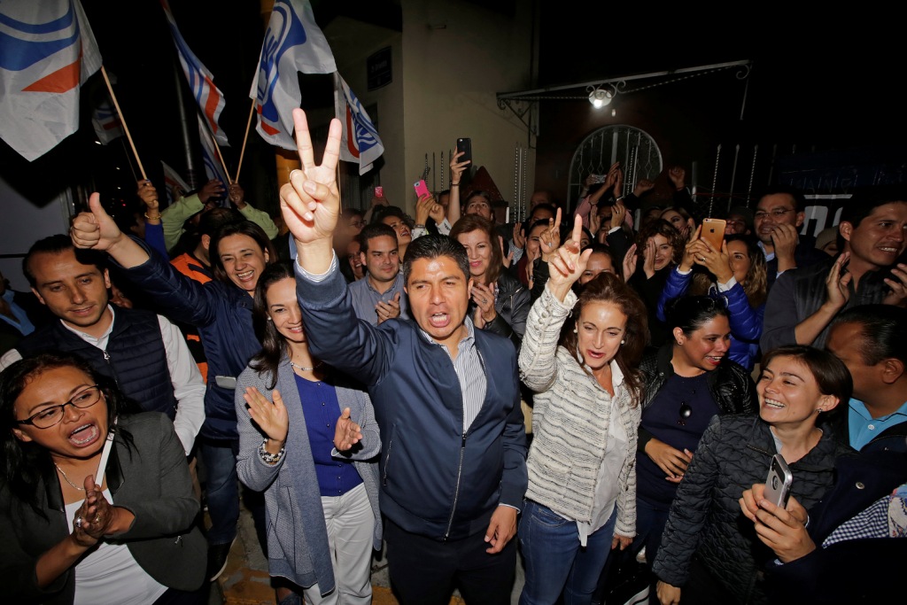 El candidato a la alcaldía de la capital poblana por la alianza Por Puebla Al Frente, Eduardo Rivera Pérez durante el inicio de su campaña.